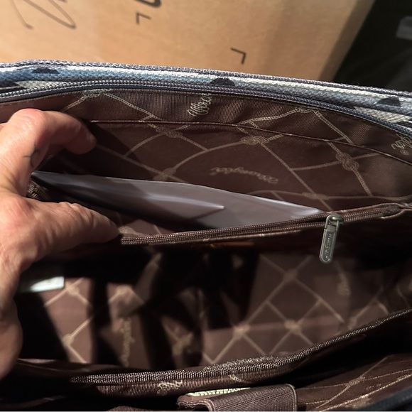 Wrangler women’s tote PRICE DROP large tribal leather - Picture 11 of 11